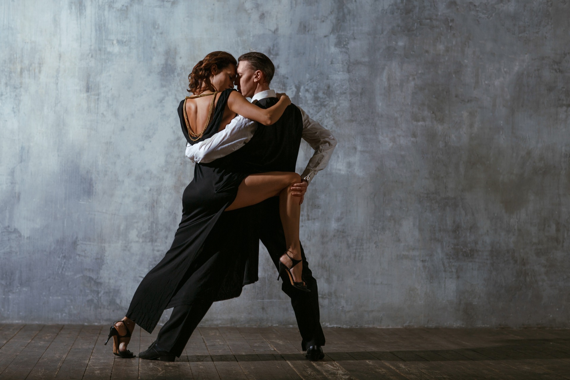 Tango – Historia i zalety nauki w naszej szkole tańca